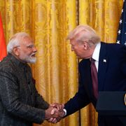 Il primo ministro indiano Narendra Modi con il presidente Usa Donald Trump alla Casa Bianca il 13 febbraio del 2025