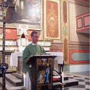 Don Andrea Santoro nella sua chiesa a Trabzon