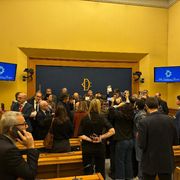 La sala stampa della Camera occupata da un gruppo di deputati di Pd, M5s e Avs poco prima della conferenza stampa sulla remigrazione con il portaoce di Casapound Luca Marsella. Foto d'archivio