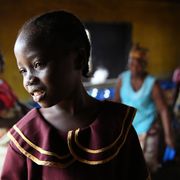 Il mercato di corpi e la schiavitù femminile che non vogliamo vedere