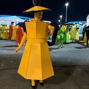 «Io moka gialla e mio marito un paparazzo, così abbiamo impersonato l’Italia migliore»