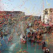 I coriandoli di plastica sono nemici dell'ambiante e già 70 città li vietano