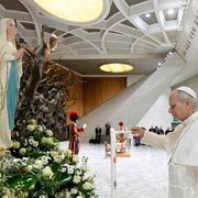 Il Papa: «La Parola di Dio è l'unica che viene incontro alla nostra sete di significato»