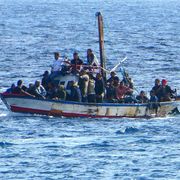 Il governo vuole correre sul ddl immigrazione. I dubbi e le lacune del testo