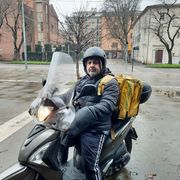 Ashfaq: «Io, rider per Glovo, chiedo di sapere quanto verrò pagato»