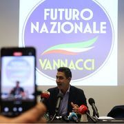 Il "Futuro" di Vannacci svela la crisi dei partiti (e non solo del centrodestra)
