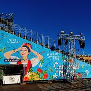 Alcuni degli allestimenti preparati sulla Promenade per il Carnevale di Nizza / Robert de Nice