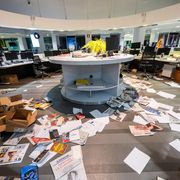 Torino, 5 arresti per i cortei violenti e l'assalto alla sede de "La Stampa"