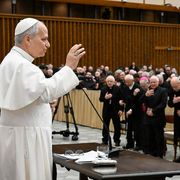 «No alle omelie fatte con l'intelligenza artificiale». Il dialogo del Papa con il clero di Roma