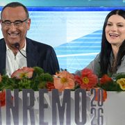 Conti e Pausini stasera aprono la gara dei 30 Big all’Ariston