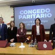 Cos'è il congedo parentale paritario e perché ha fatto litigare maggioranza e opposizione