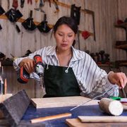 Altro che badanti e colf: mai così bene le aziende di donne straniere