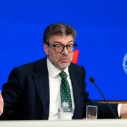 Doccia gelata sul deficit ed effetto-guerra: l'economia italiana nel 2026 parte in frenata