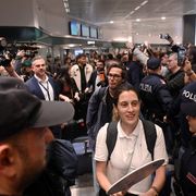 Italiani bloccati a Dubai: in centinaia non sanno ancora come tornare