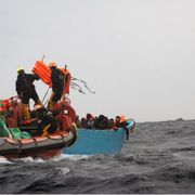 Migranti, è allarme in mare: doppio salvataggio e un naufragio "fantasma"