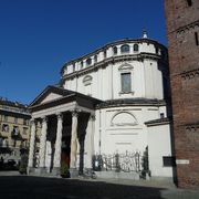 A Torino c'è un chilometro quadrato dove la vera ricchezza è l’umanità