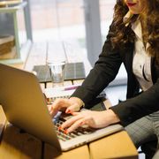 La parabola discendente dello smart working: aziende e Pa richiamano i dipendenti