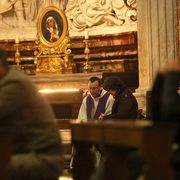 Le confessioni nella Chiesa di Sant'Agnese in Agone a Roma durante una delle precedenti edizioni delle "24 ore per il Signore"