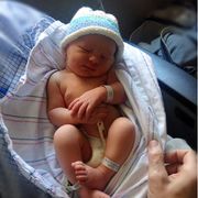 Tra madre surrogata e bambino un legame profondo che non si può recidere