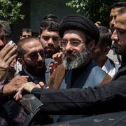Mojtaba Khamenei ferito, ma "sano e salvo"
