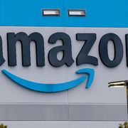 Pm chiede processo per Amazon: «Non ha adeguato l’algoritmo»