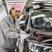 Auto cinesi, svolta su tasti fisici e maniglie. E non è solo per ragioni di sicurezza