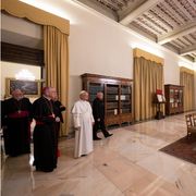 Il Papa torna a vivere nell’appartamento pontificio. Oggi il trasloco di Leone XIV