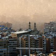 A Beirut tra i fantasmi del quartiere controllato dai miliziani di Hezbollah