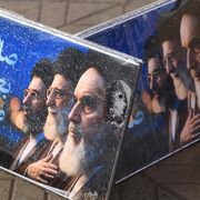 I ritratti delle Guide supreme iraniane