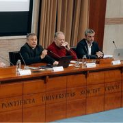 Chi forma gli influencer? Quattro atenei pontifici riflettono sui missionari digitali.