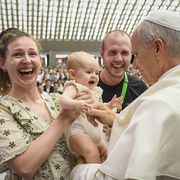 Papa Leone XIV convoca i vescovi del mondo per un summit sulla famiglia