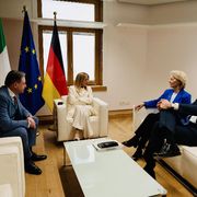 Meloni e l'ipotesi dell'ondata migratoria: «Ue sia pronta a chiudere le frontiere»