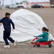 I canti dei bambini per fermare il frastuono della guerra