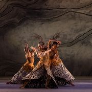 Uno spettacolo in scena a Biennale Danza