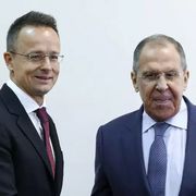 C'è una “talpa” di Mosca nell’Ue: l'Ungheria ammette i contatti segreti con la Russia