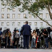 «Non fa abbastanza per proteggere i minori dai predatori sessuali», Meta condannata in New Mexico