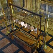 La Pietra dell'unzione nel Santo Sepolcro. Su questa pietra si ritiene che sia stato adagiato il corpo di Gesù e preparato per la sepoltura