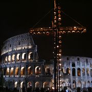 Una Via Crucis del Venerdì Santo al Colosseo