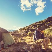 Giusto vietare i coltelli, ma la montagna non è la città