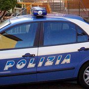 Lo studente che si lancia dalla finestra, il prof che lo salva: è accaduto a Bergamo