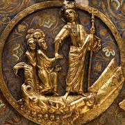 Nel mistero del Sabato Santo il silenzio di chi ha perso tutto