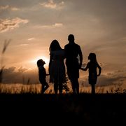 C'è una Pasqua anche nella famiglia: amarsi e ricominciare sempre daccapo