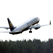 Un aeroplano della Ryanair durante il decollo