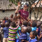 In moto per salvare vite in Africa: la sfida di medici e “centauri”