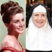Dolores Hart, da attrice nel 1959 e con gli abiti da religiosa benedettina