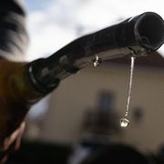 Nuova impennata del prezzo del petrolio: perché produrne di più non risolverà la crisi