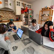 Valditara: il ritorno alla Didattica a distanza «non è contemplato»