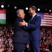 Perché gli Usa stanno tirando la volata a Orbán, che rischia di perdere l'Ungheria