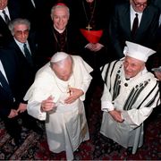 La forza di Wojtyla e Toaff: 40 anni fa, una svolta storica