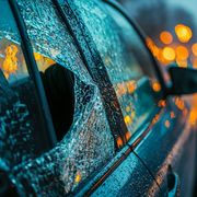 Rc auto sempre più cara. Così gli italiani rispamiano sulle coperture accessorie